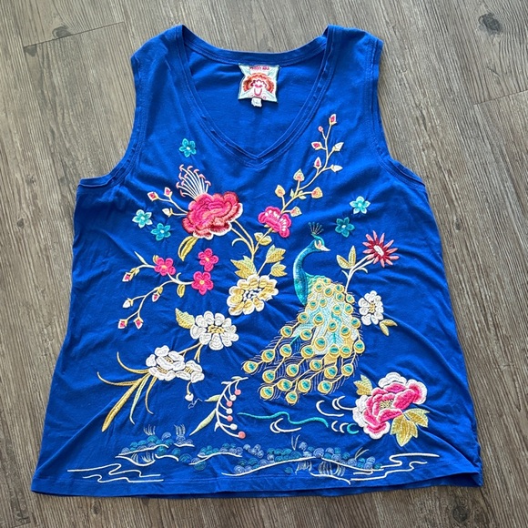 Johnny Was Tops - JOHNNY WAS RAW EDGE VNECK EMBROIDERED PEACOCK TANK TOP BLUE WOMENS LARGE